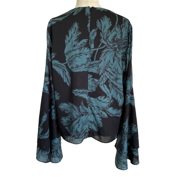 C/MEO COLLECTIVE Sz L v-neck black blouse with teal floral print +bell sleeves🏅 - Picture 6 of 12